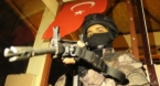 Özel Harekat Polislerinden yılbaşına özel anlamlı hediye 