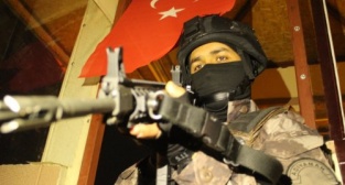 Özel Harekat Polislerinden yılbaşına özel anlamlı hediye 