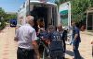 15 dakika boyunca su altında kalan çocuk yaşam savaşı veriyor