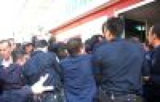 200 Kişilik İş İçin 3 Bin Kişi Başvurunca İzdiham Yaşandı