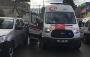 İki otomobil çapıştı: 1 yaralı