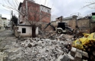 Adıyaman emniyeti, halkın güvenliği için tek tek yıkıyor