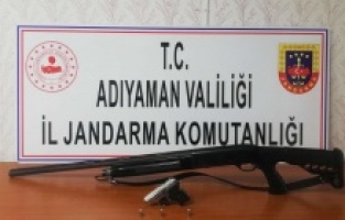 Şüpheli şahsın üzerinden tabanca ve tüfek ele geçirildi