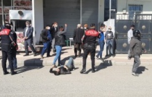 Motosiklet ile otomobil çarpıştı: 1 yaralı