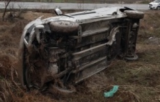 Takla atan otomobil şarampole yuvarlandı: 1 yaralı