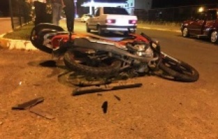 Otomobil ile motosiklet çarpıştı:1’i ağır 2 kişi yaralandı