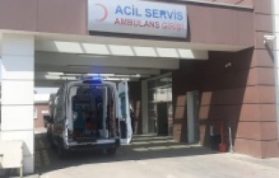 Traktörden düşen kadın ağır yaralandı
