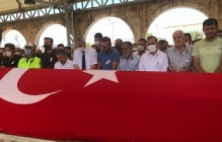 Hayatını kaybeden polis memuru toprağa verildi