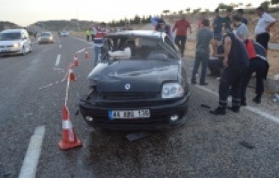 Düğünden dönen aile kaza yaptı: 7 yaralı
