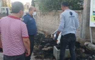 Kamyonun çarptığı trafo patladı