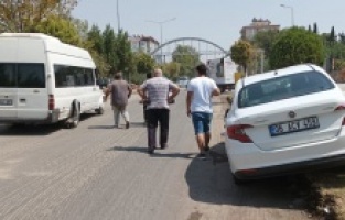 Minibüs ile otomobil çarpıştı: 1 yaralı