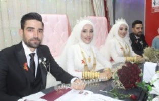 İkiz erkek kardeş, ikiz kız kardeş ile aynı düğünde evlendi