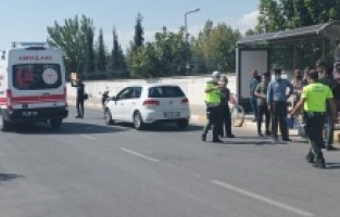Okuldan çıkan öğrenciye otomobil çarptı: 1 yaralı