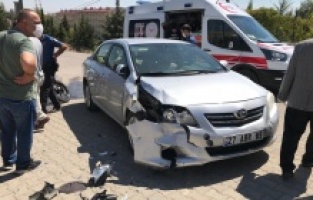 Otomobil ile motosiklet çarpıştı: 1 yaralı