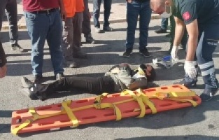 Elektrikli bisiklet devrildi: 2 yaralı