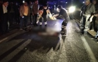 Otomobil motosiklete çarparak kaçtı: 1 ölü, 1 yaralı