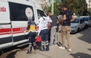 Alacak verecek kavgasında bıçaklar çekildi: 1 yaralı