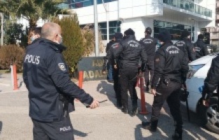 Adıyaman Adliyesinde bıçaklı ve sopalı kavga