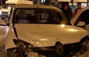 İki otomobil çarpıştı: 1 yaralı