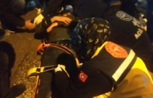 Otomobille motosiklet çarpıştı: 1 yaralı