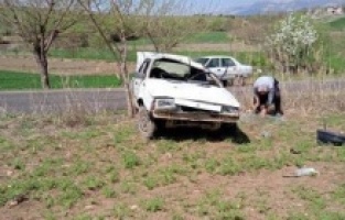 Kontrolden çıkan otomobil takla attı