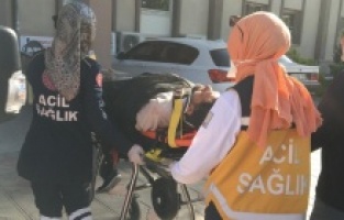 Otomobil şarampole yuvarlandı: 3 yaralı