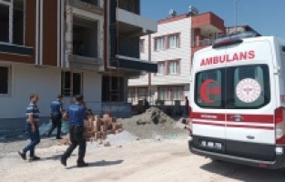 İnşaatta canına kıydı