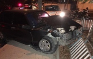 İki otomobil çarpıştı: 3 yaralı