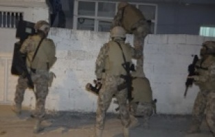 Zehir tacirlerine şafak operasyonu: 7 gözaltı