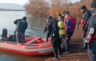 Tekne faciası sonrası arama kurtarma çalışmaları yeniden başladı