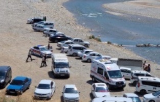 Boğulma tehlikesi geçiren 2 çocuk kurtarıldı