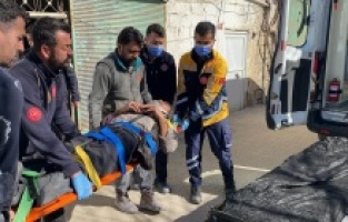 Görme engelli babası ile oğlunu damdan aşağı attı