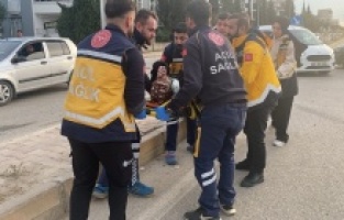 İki otomobil çarpıştı: 3 yaralı