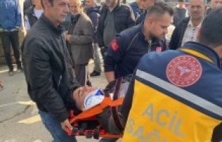 Motosiklet cami duvarına çarptı: 1 yaralı