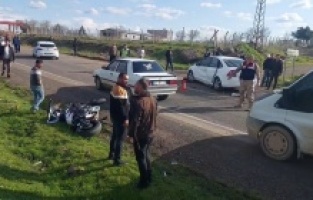Motosiklet otomobilin altına girdi: 1 Ölü
