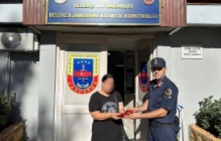 Jandarma ekipleri, altın dolu çantayı sahibine teslim ettiler