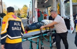 Yolcu minibüsü ile otomobil çarpıştı: 5 yaralı