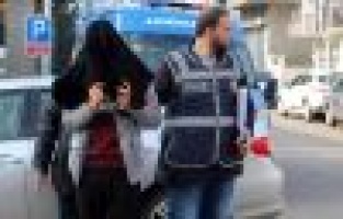 3 ayrı iş yerini soyan hırsızlardan biri yakalandı