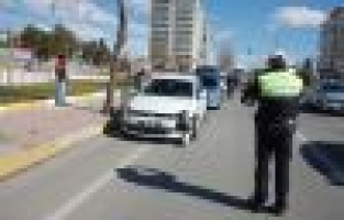 Adıyaman’da 2 Otomobil Çarpıştı