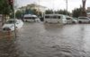 Adıyaman’da cadde ve sokaklar göle döndü