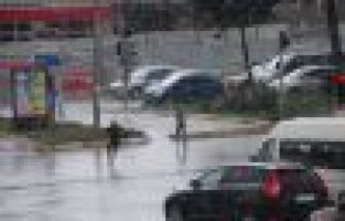 Adıyaman'da Dolu ve Yağmur Yağışı 