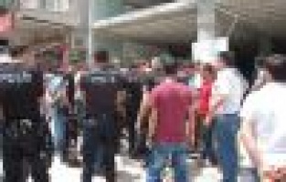 ADIYAMAN'DA ESNAFLARDAN BAZ İSTASYONU TEPKİSİ