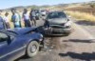 Adıyaman’da iki otomobil çarpıştı: 2 yaralı