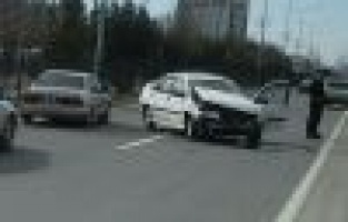 Adıyaman’da, İki Otomobil Çarpıştı