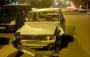 Adıyaman’da iki otomobil çarpıştı