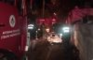 Adıyaman’da iki otomobil yandı