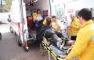 ADIYAMAN’DA OTOMOBİL ŞARAMPOLE YUVARLANDI