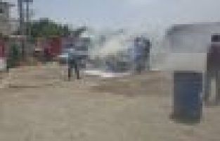 Adıyaman'da, Park Halindeki Kamyonet Yandı