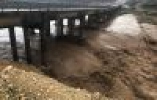 Adıyaman’da sel önüne ne kattıysa sürükledi