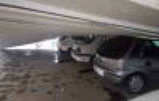 Adıyaman’da şiddetli fırtına çatıları uçurdu